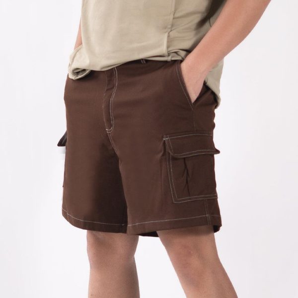 Men Loose Fit Flap Pockets Denim Shorts In Chocolate Brown